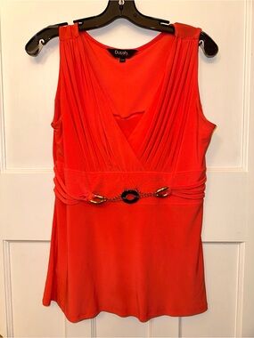 2️⃣Orange Med Sleeveless V-Neck Tank with Decorative Waist Chain